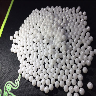 Perles en céramique de silicate de zirconium de pièces de zircone de 65% peignant le meulage de revêtement