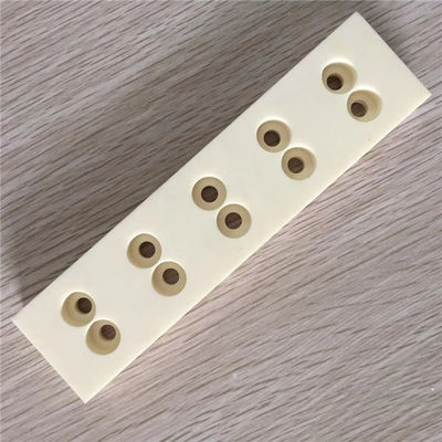 Plat en céramique de l'alumine 3700Mpa d'alumine industrielle en céramique à hautes températures des parties 99%