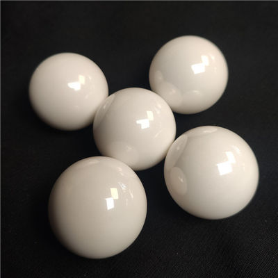 Billes de roulement en céramique de boules en céramique blanches pures de la précision 6.06g/Cm3