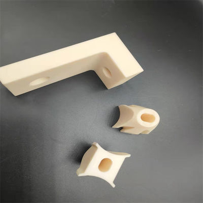 Le plat d'oxyde d'aluminium de haute précision de centre d'usinage de commande numérique par ordinateur a adapté aux besoins du client